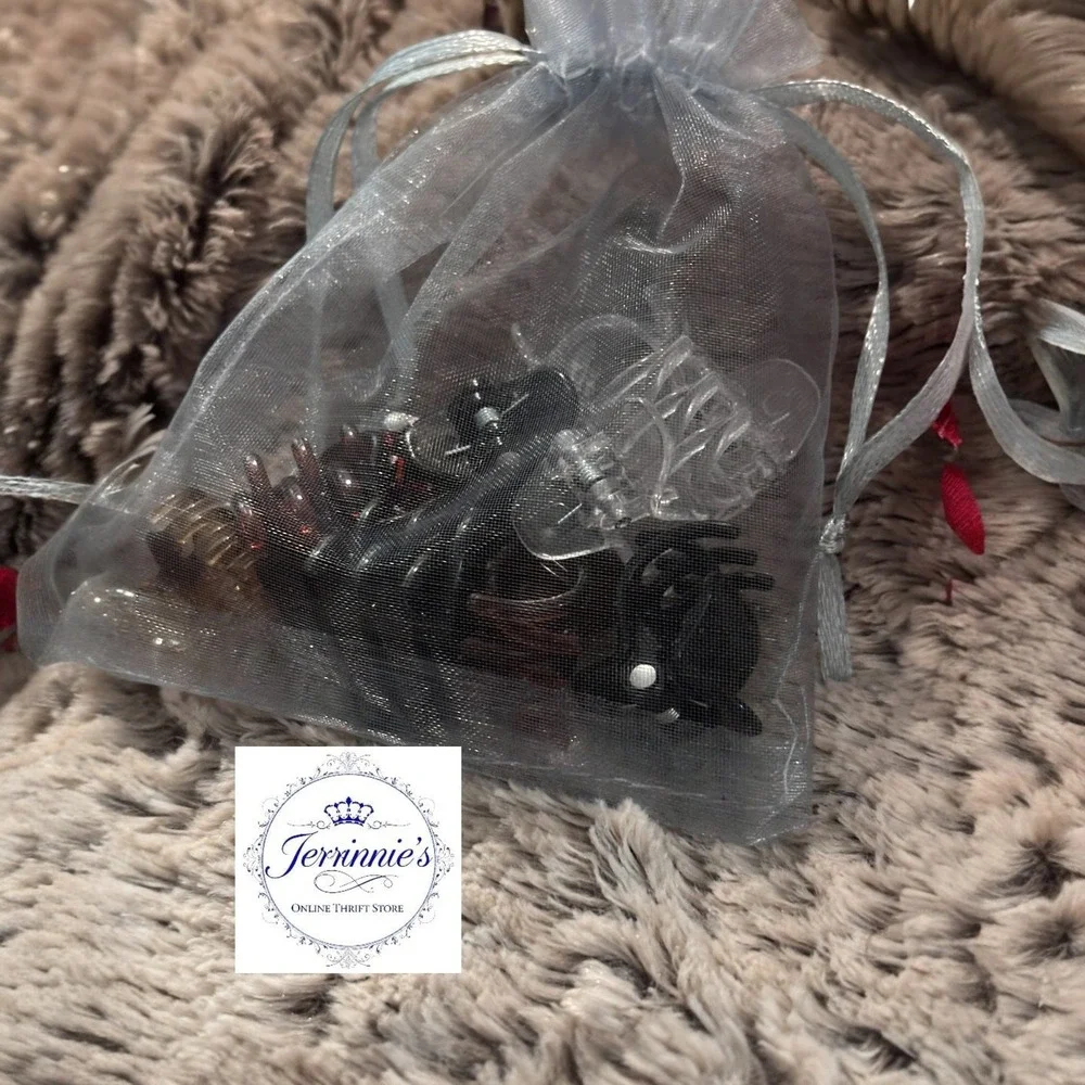 Hair Accessory Bundle Goody‎ Mini Clips Equate Elastics Christmas Scrunchie Lot